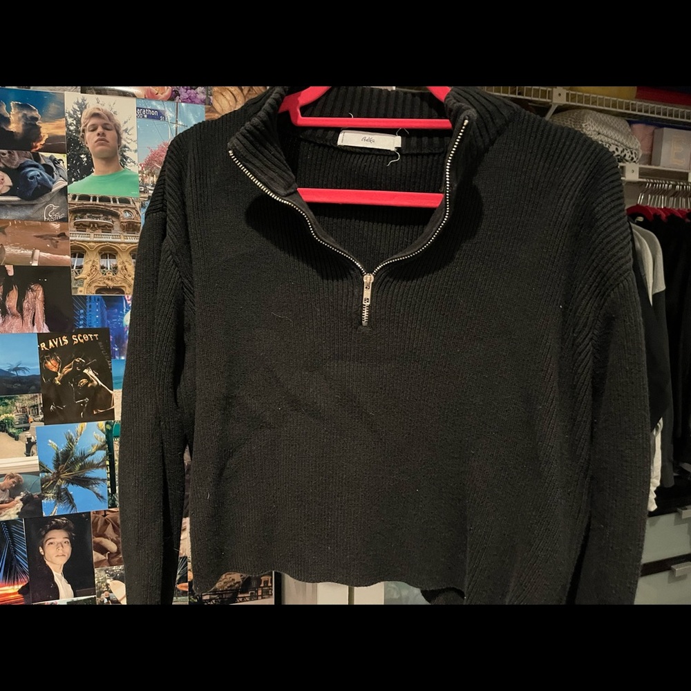 Cropped Adika Sweater